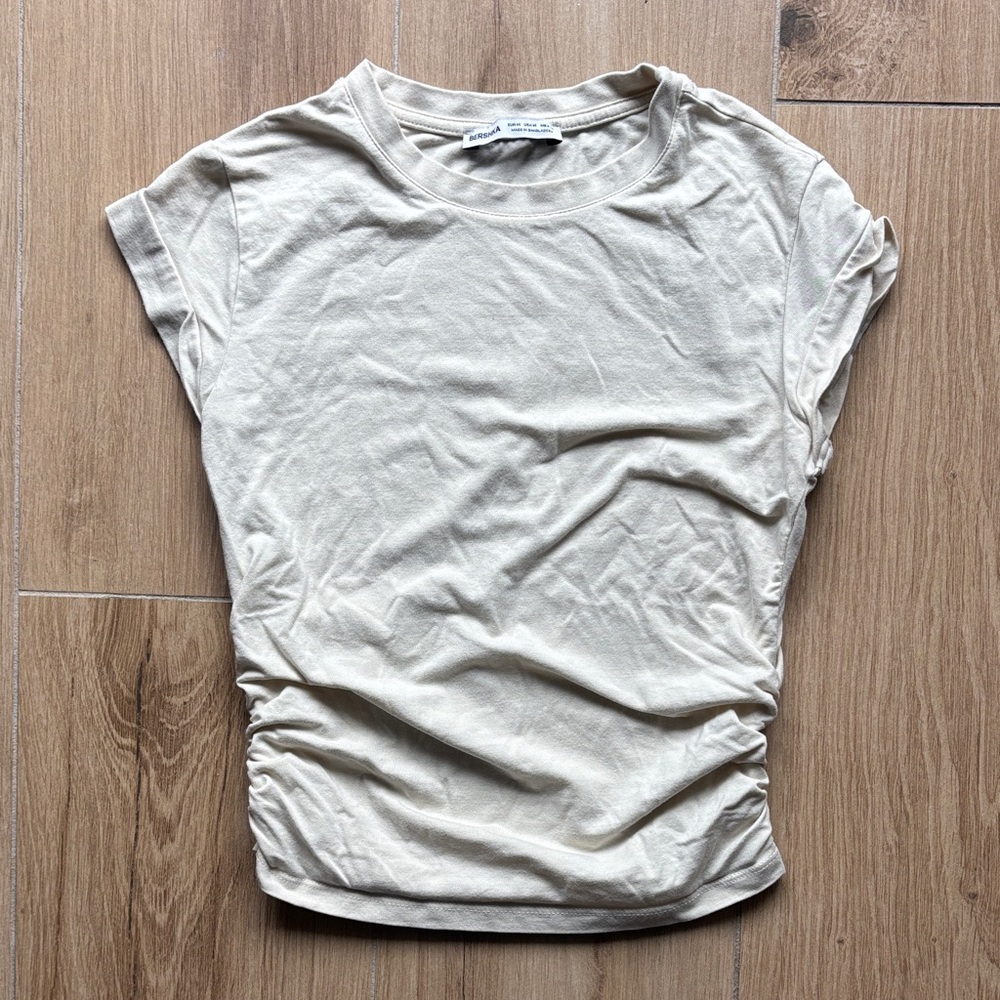 Bershka Women’s Cream Side-Ruched Short Sleeve Tee
